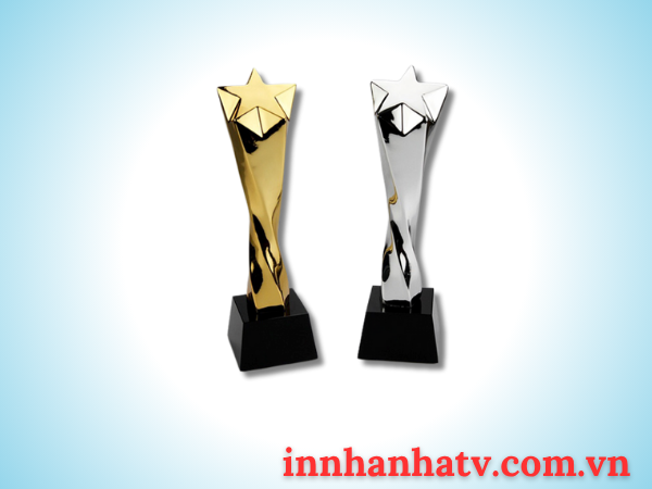 Kỷ Niệm Chương Pha Lê Tỉ Mỉ