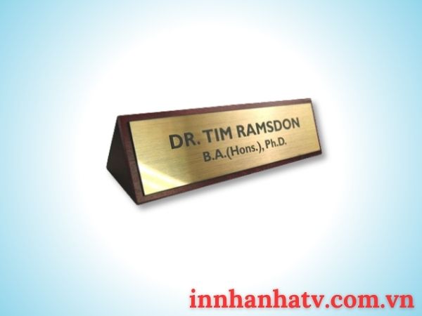 bảng chức danh gỗ mica