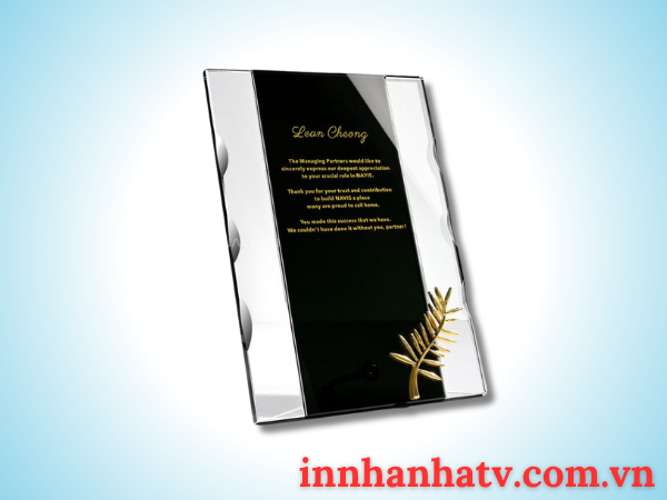 Bảng vinh danh thủy tinh